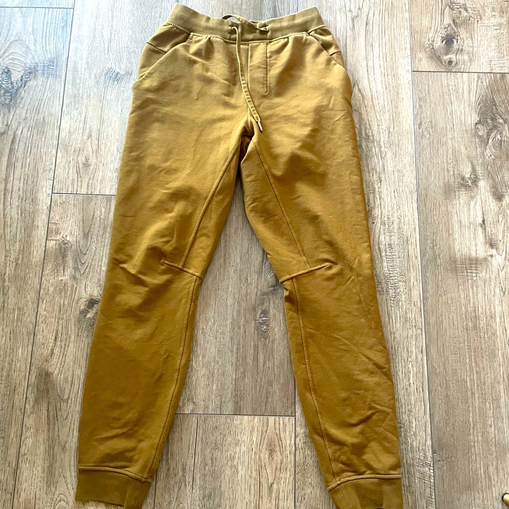 Lululemon sweats